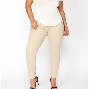 NWT Skinny Khaki  Pants uniform style.